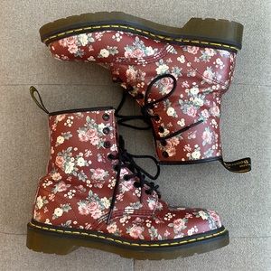 Dr. Martens 1460 Pascal Vintage Rose Floral Print 8-Eye Lace Up Combat Boots Y2K